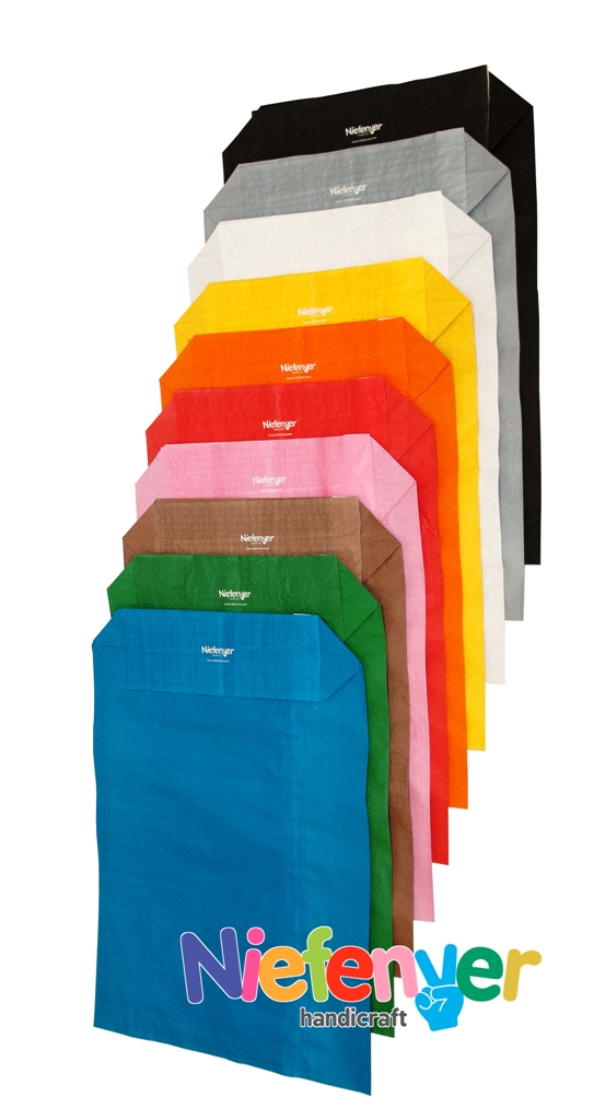 APLI BOLSA PARA MANUALIDADES DE 100 PLUMAS COLORES SURTIDOS (13060